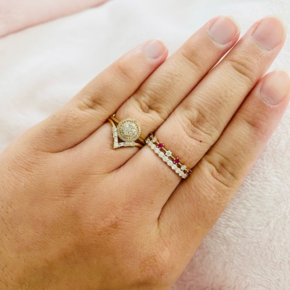 18K Gold Genuine Natural Diamond Cluster Halo Ring - Picture 3 of 7